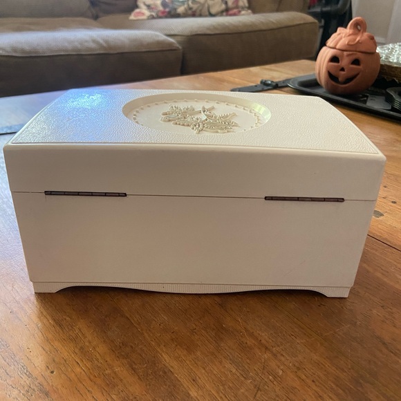 1960’s 3 Tiered Jewelry Box - Picture 3 of 9